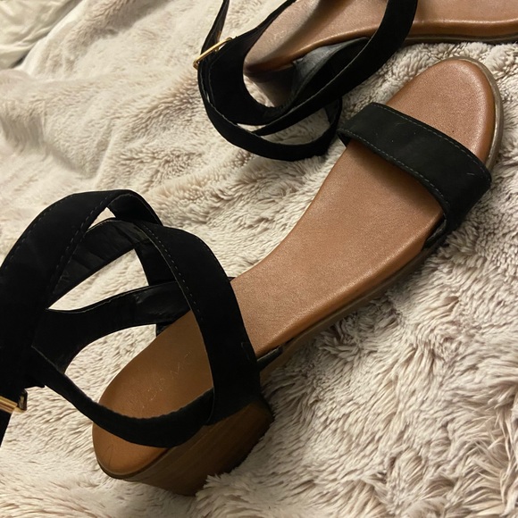 Black Strapped Wedges - Picture 3 of 3
